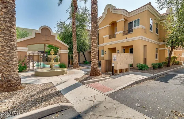 $2,440 | 124 North California Street, Unit 12, Chandler, AZ 85225