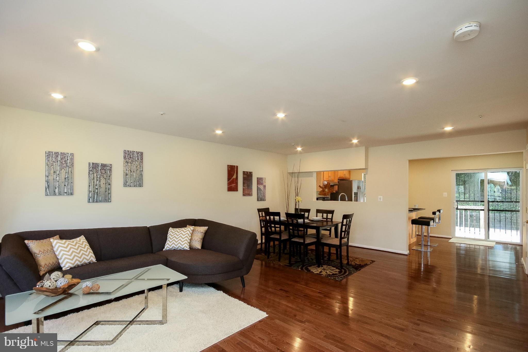 6543 Ronald Road Capitol Heights, MD 20743 - Photo 14 of 30 Living Room