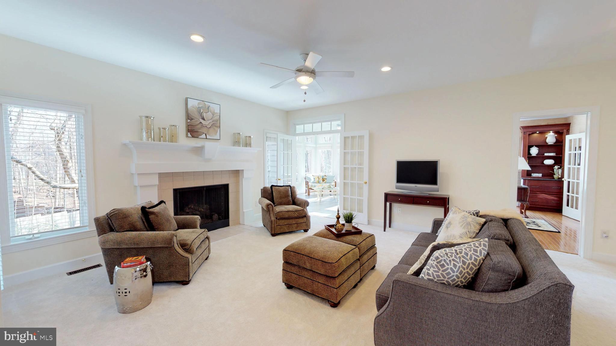 11205 Bright Pond Lane Reston, VA 20194 - Photo 14 of 102 Huge Family Room