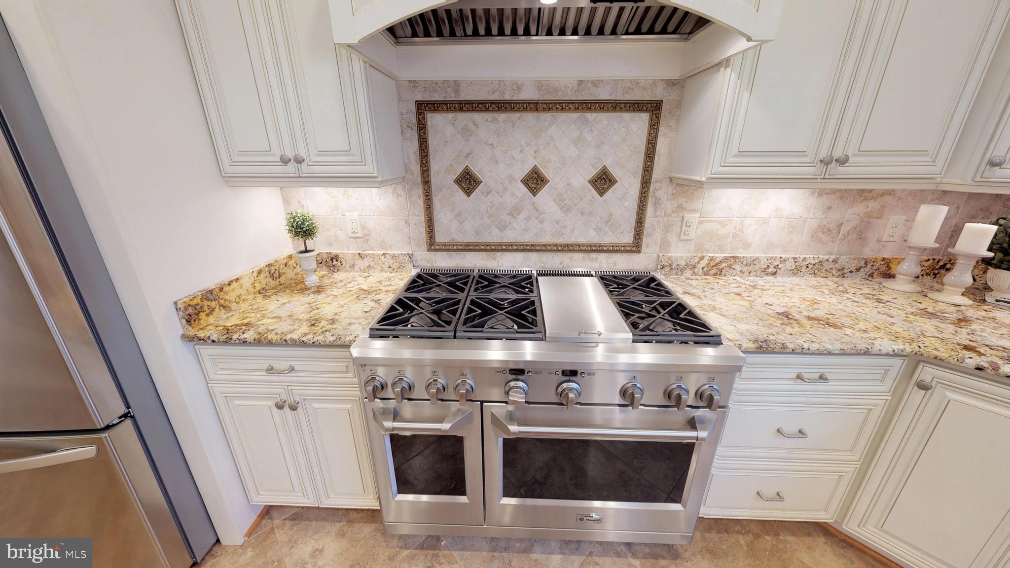 11205 Bright Pond Lane Reston, VA 20194 - Photo 25 of 102 Commercial 6 Burner Gas Stove with 2 Ovens