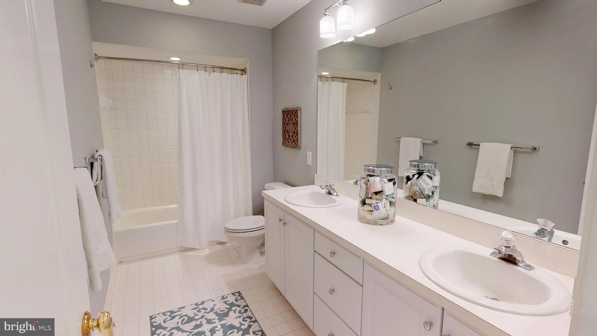 11205 Bright Pond Lane Reston, VA 20194 - Photo 41 of 102 Hall Bath