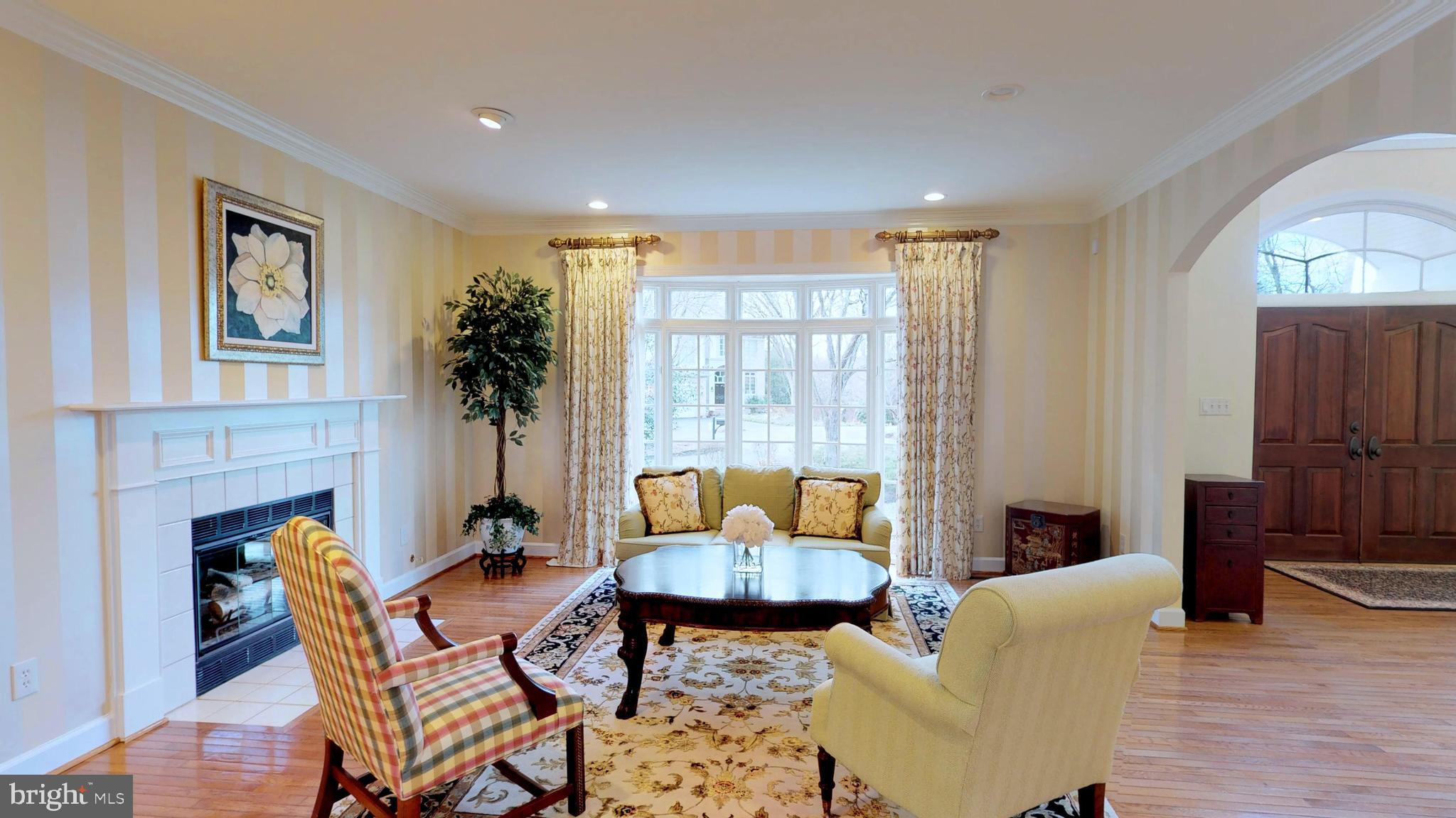 11205 Bright Pond Lane Reston, VA 20194 - Photo 9 of 102 Bay Window with Windows to the floor!