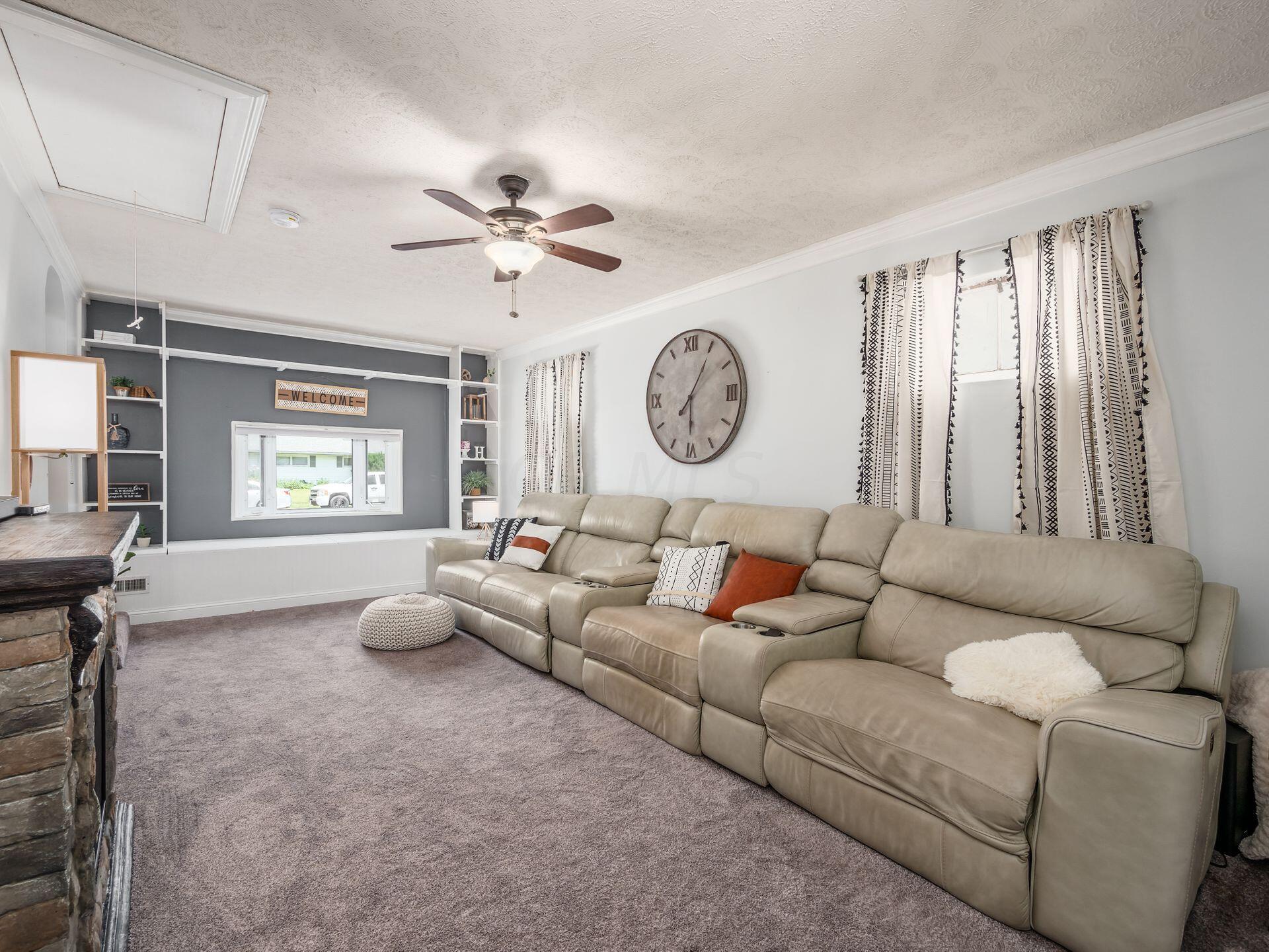 299 Darbyhurst Road Columbus, OH 43228 - Photo 10 of 49 Living Room 1
