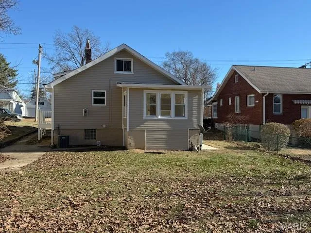 $3,200 | 2517 Bremerton Road, Rock Hill, MO 63144