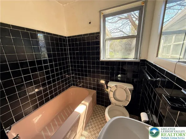 $249,900 | 3124 Roxford Road, Allentown, PA 18103