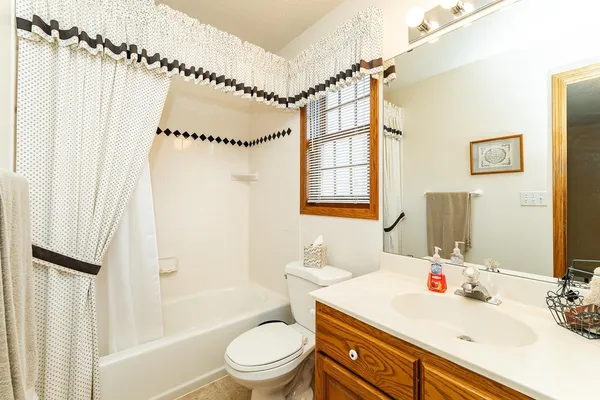 $419,900 | 744 Jefferson Avenue Southwest, Eyota, MN 55934