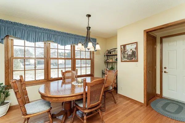 $419,900 | 744 Jefferson Avenue Southwest, Eyota, MN 55934