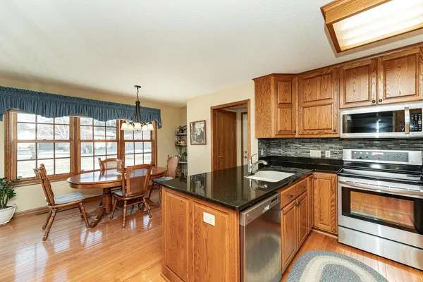 $419,900 | 744 Jefferson Avenue Southwest, Eyota, MN 55934