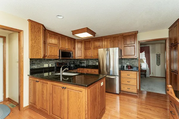 $419,900 | 744 Jefferson Avenue Southwest, Eyota, MN 55934