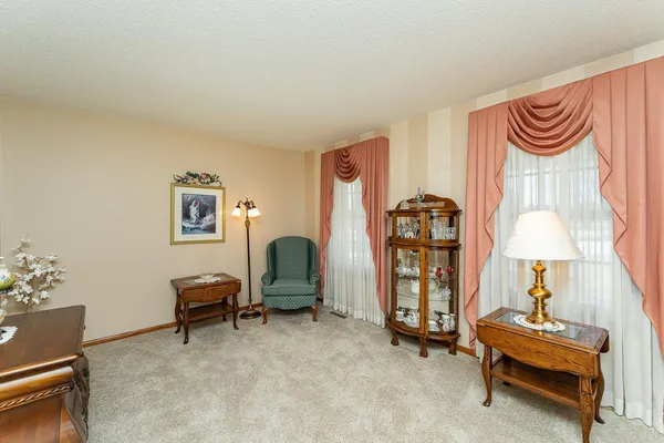 $419,900 | 744 Jefferson Avenue Southwest, Eyota, MN 55934