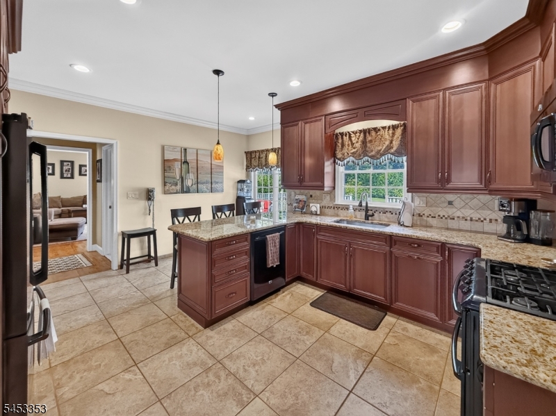 17 Saddle Ridge Road Andover, NJ 07821 - Photo 5 of 25 Gallery Image 5
