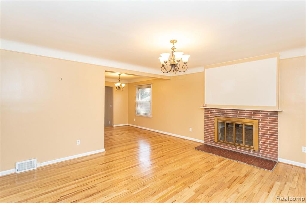 1822 Highview Street Dearborn, MI 48128 - Photo 3 of 30