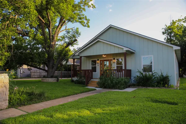 $995,000 | 2102 South Church Street, Georgetown, TX 78626