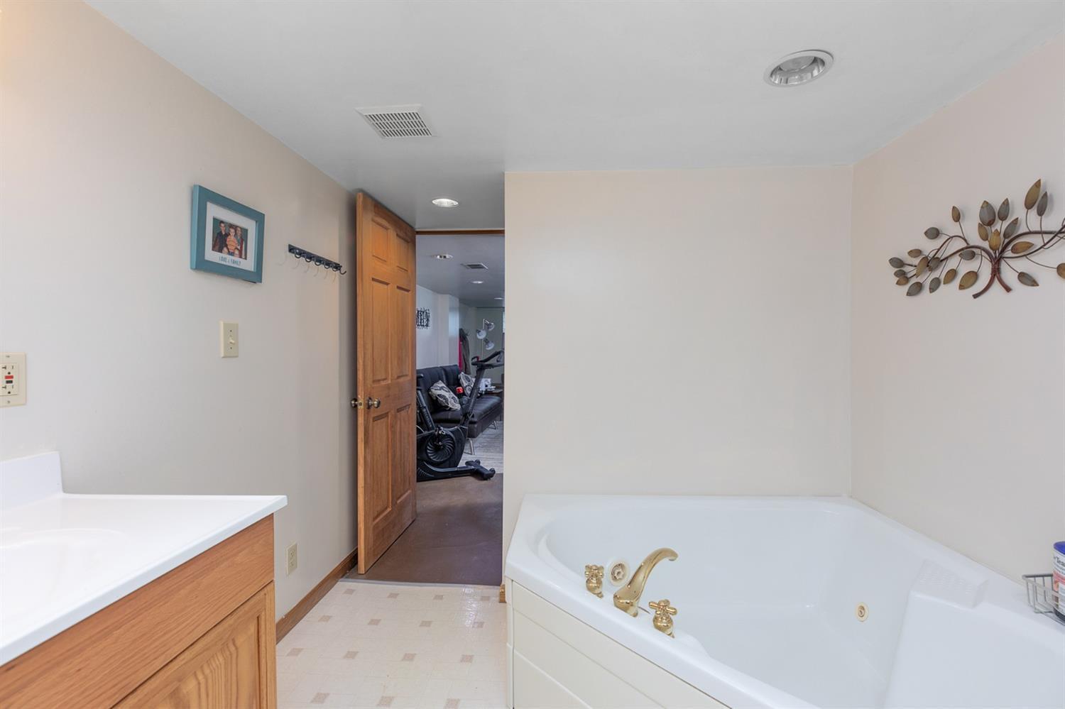 3348 Jessup Road Cincinnati, OH 45239 - Photo 35 of 42