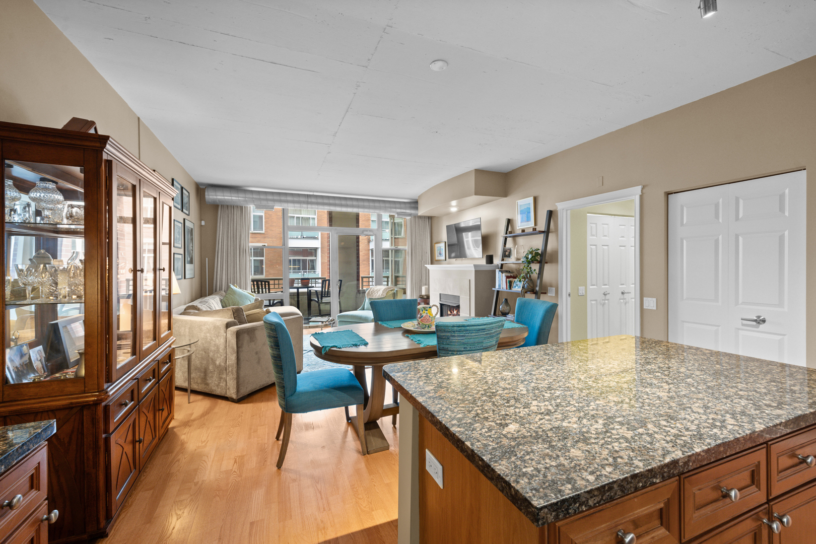 1001 West Madison Street, Unit 413 Chicago, IL 60607 - Photo 9 of 23 Gallery Image 9