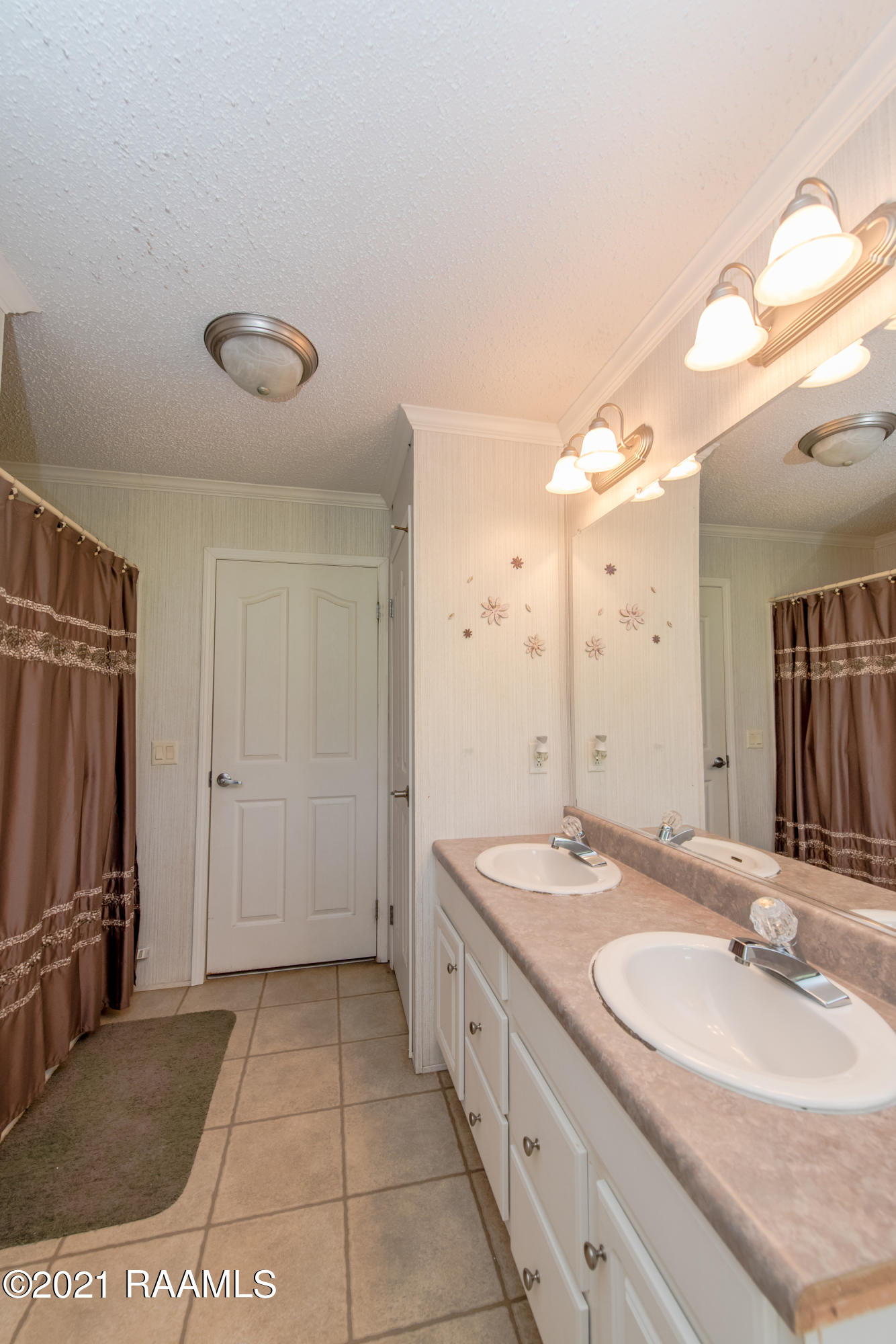 254 Lenora Road Church Point, LA 70525 - Photo 14 of 34 Guest Bathroom