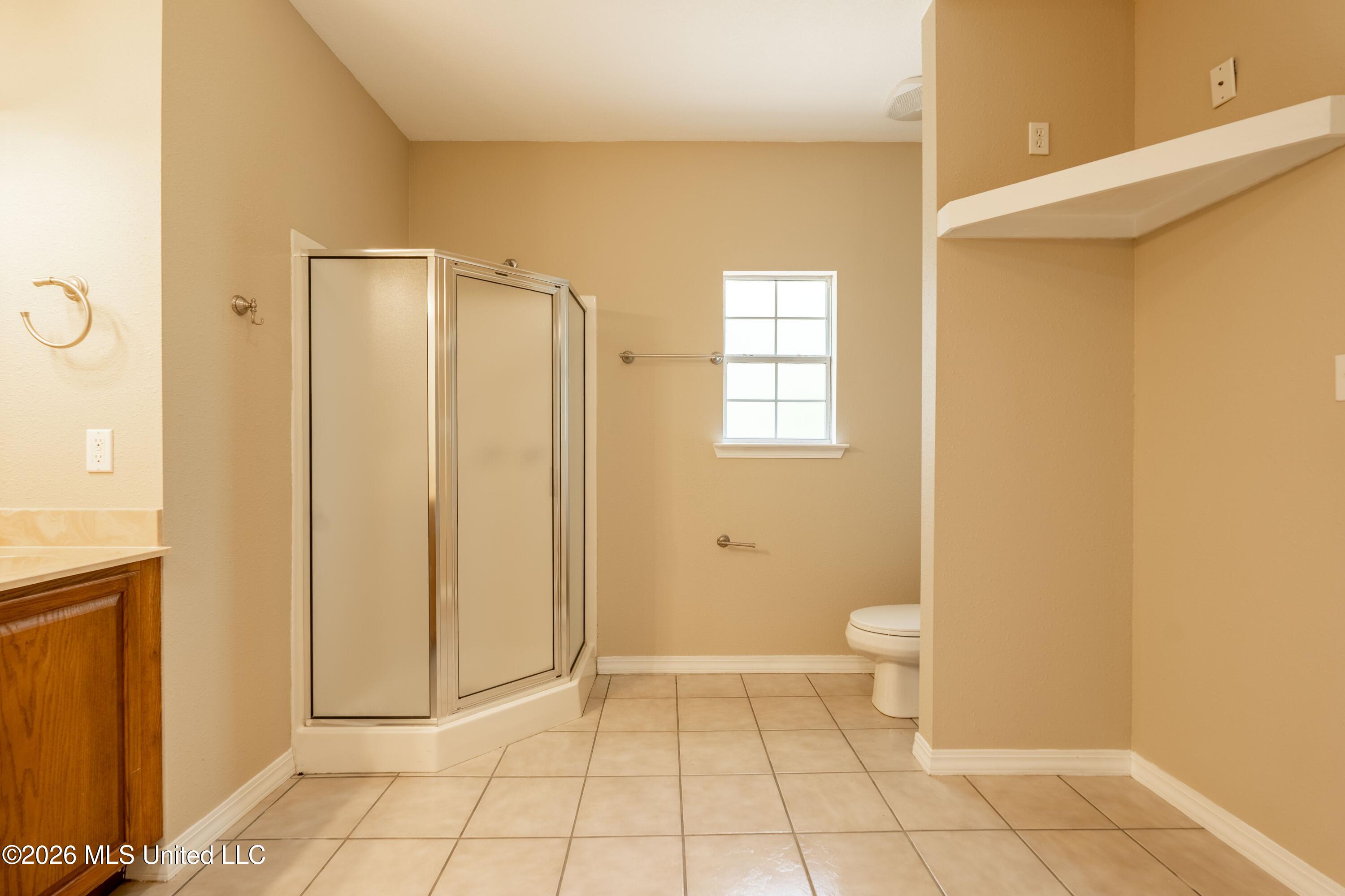 27 Maroon Drive Picayune, MS 39466 - Photo 18 of 40 master bath 2