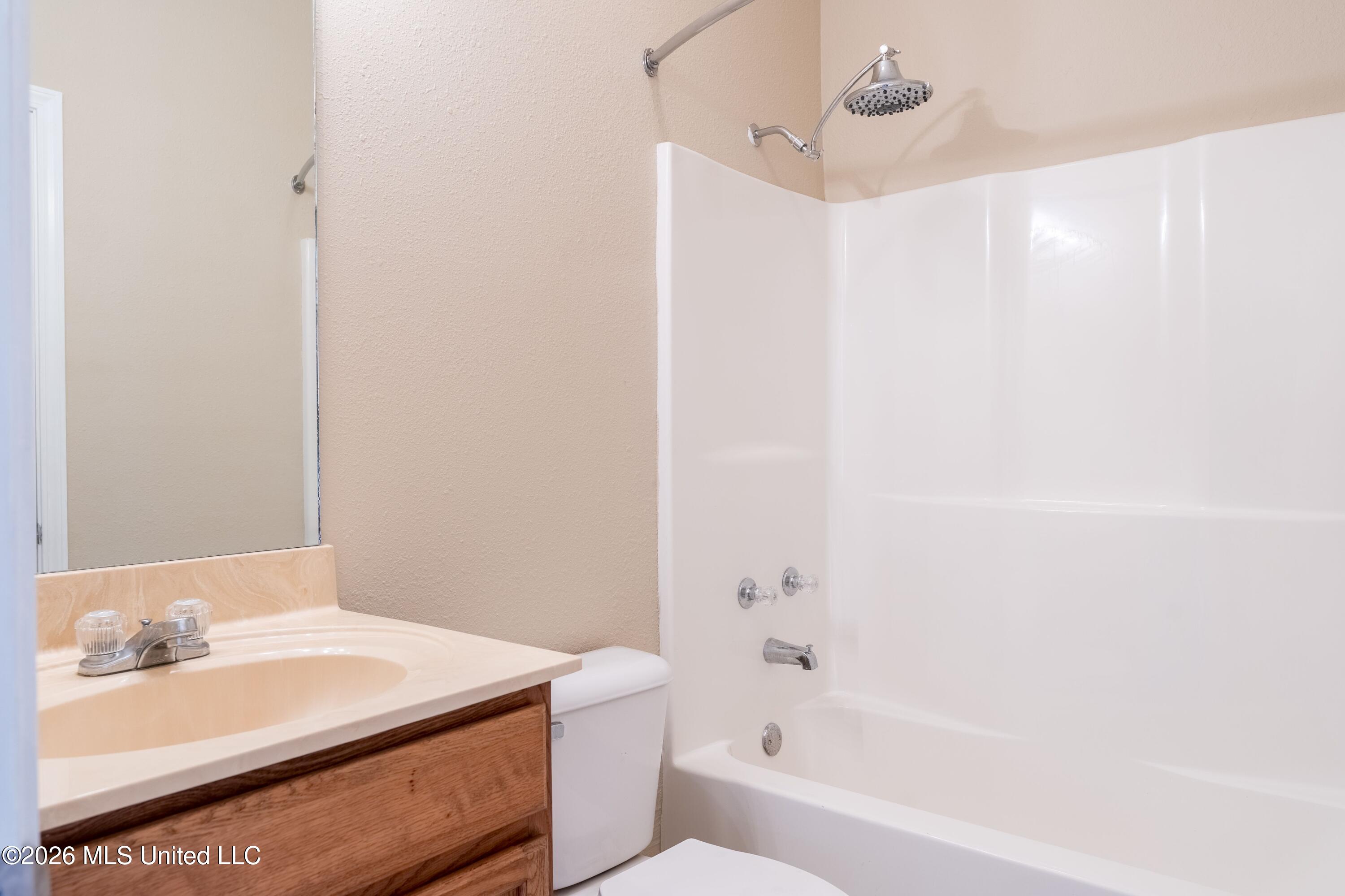 27 Maroon Drive Picayune, MS 39466 - Photo 25 of 40 hall bath