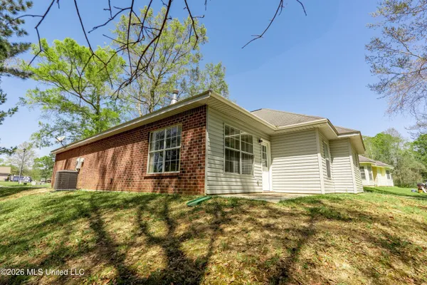 $220,000 | 27 Maroon Drive, Picayune, MS 39466