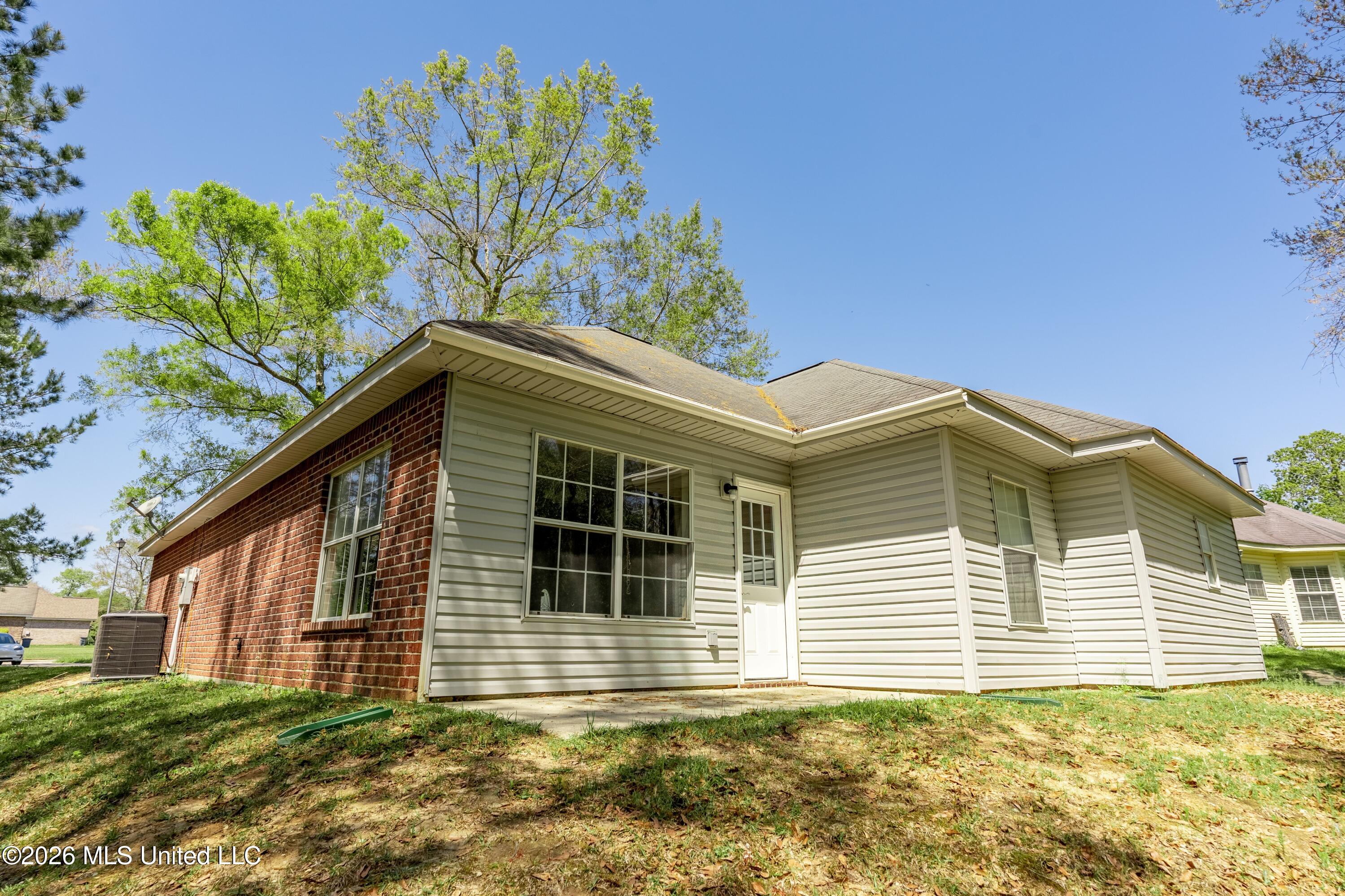 27 Maroon Drive Picayune, MS 39466 - Photo 34 of 40 elevation right rear