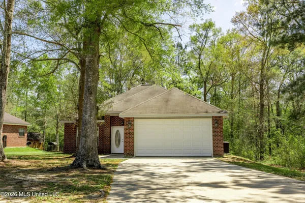 $220,000 | 27 Maroon Drive, Picayune, MS 39466