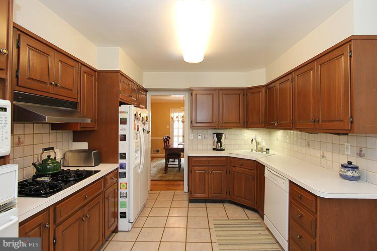 5501 Parkston Road Bethesda, MD 20816 - Photo 13 of 30 Kitchen 2