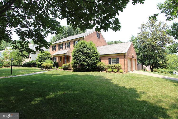 5501 Parkston Road Bethesda, MD 20816 - Photo 22 of 30 Impressive corner lot