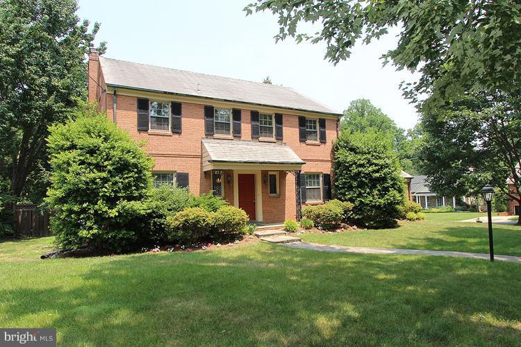 5501 Parkston Road Bethesda, MD 20816 - Photo 29 of 30 Exterior (Front)