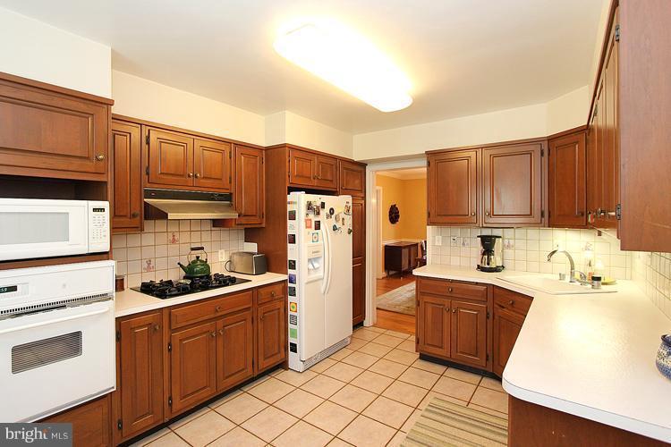 5501 Parkston Road Bethesda, MD 20816 - Photo 7 of 30 Kitchen 1
