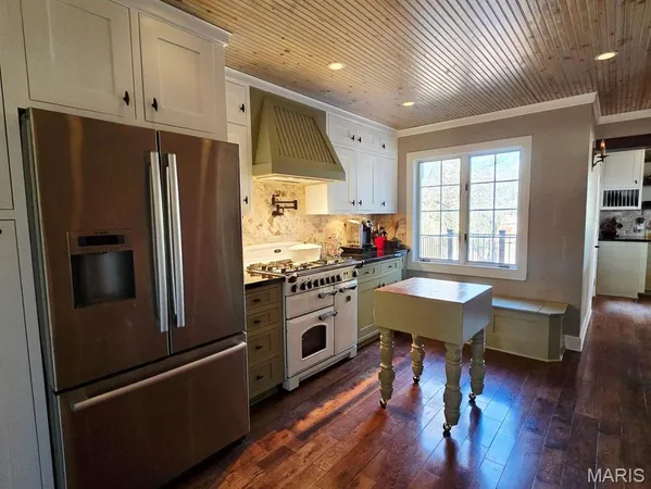 $795,000 | 335 Westwood Drive, Houston, MO 65483