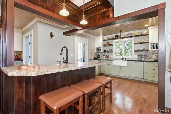 $795,000 | 335 Westwood Drive, Houston, MO 65483