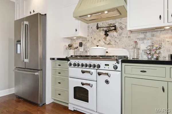 $795,000 | 335 Westwood Drive, Houston, MO 65483