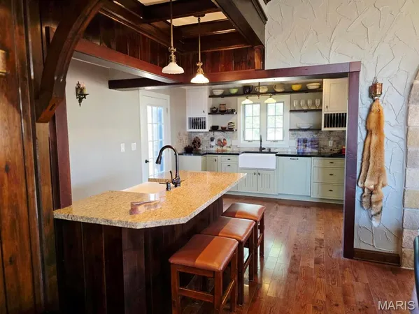 $795,000 | 335 Westwood Drive, Houston, MO 65483