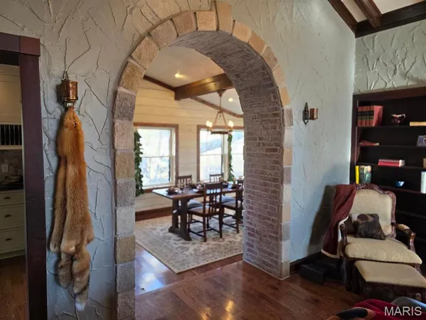 $795,000 | 335 Westwood Drive, Houston, MO 65483