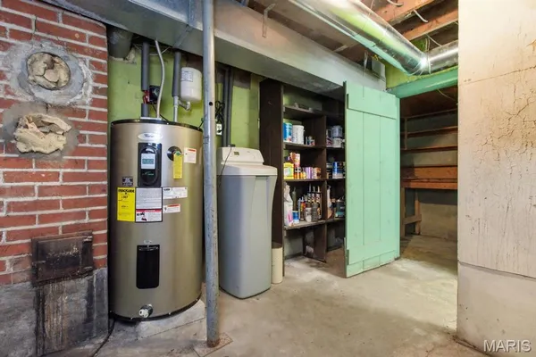 $795,000 | 335 Westwood Drive, Houston, MO 65483