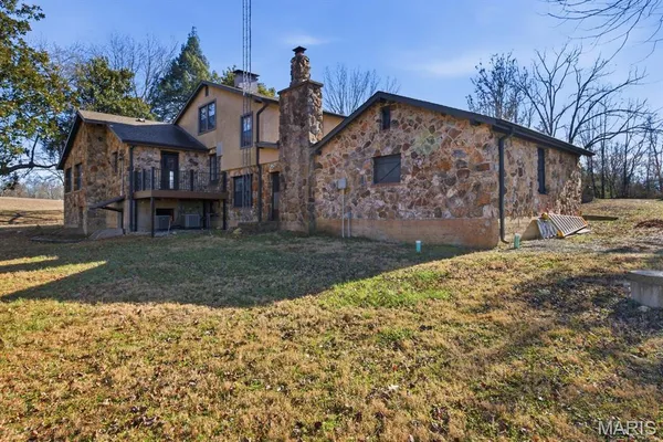 $795,000 | 335 Westwood Drive, Houston, MO 65483