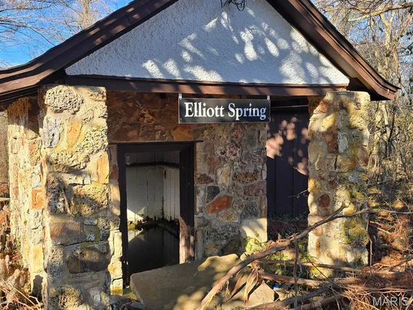 $795,000 | 335 Westwood Drive, Houston, MO 65483