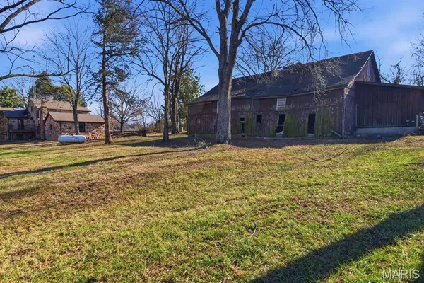 $795,000 | 335 Westwood Drive, Houston, MO 65483