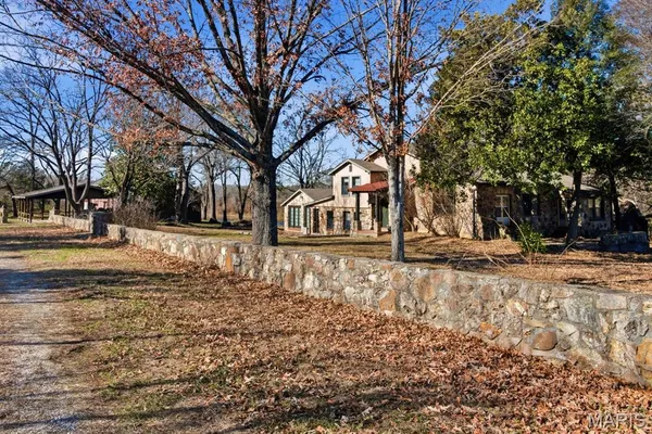 $795,000 | 335 Westwood Drive, Houston, MO 65483