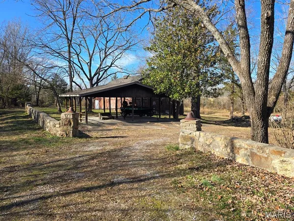 $795,000 | 335 Westwood Drive, Houston, MO 65483