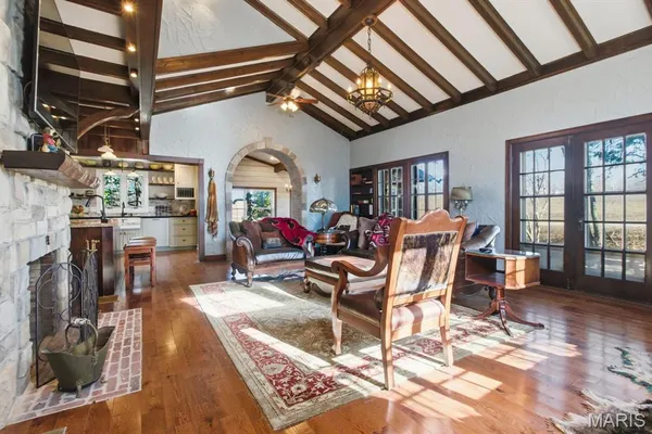 $795,000 | 335 Westwood Drive, Houston, MO 65483