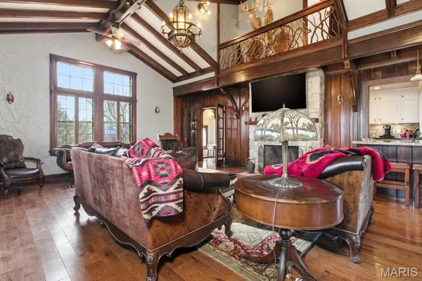 $795,000 | 335 Westwood Drive, Houston, MO 65483