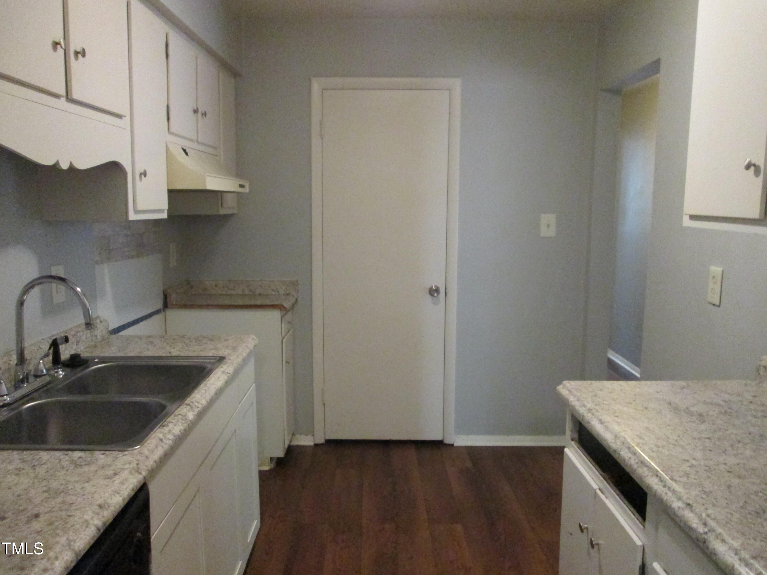 1130 Schaub Drive, Unit E Raleigh, NC 27606 - Photo 14 of 34 IMG_3085