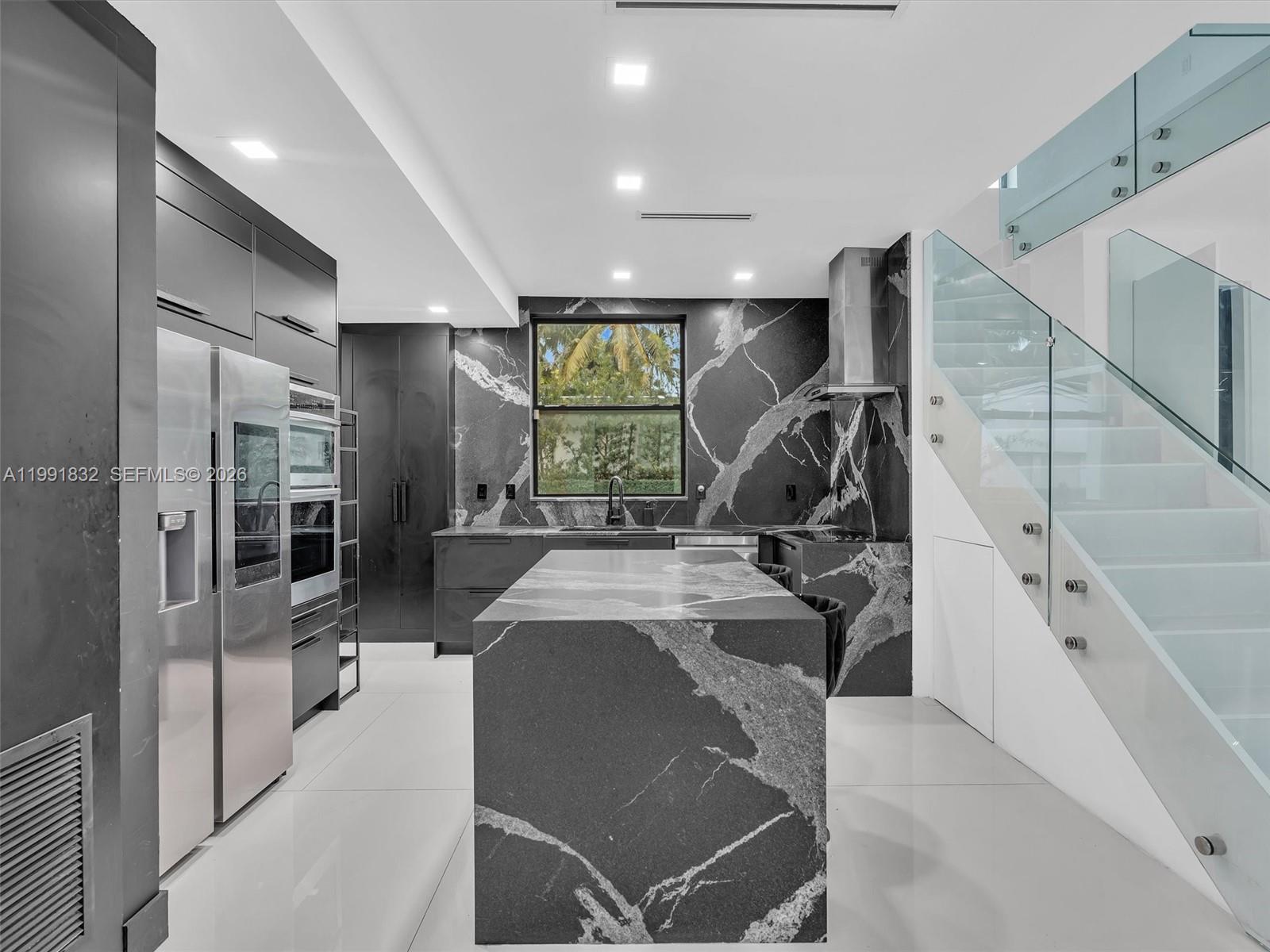 3010 Alton Road Miami Beach, FL 33140 - Photo 13 of 60