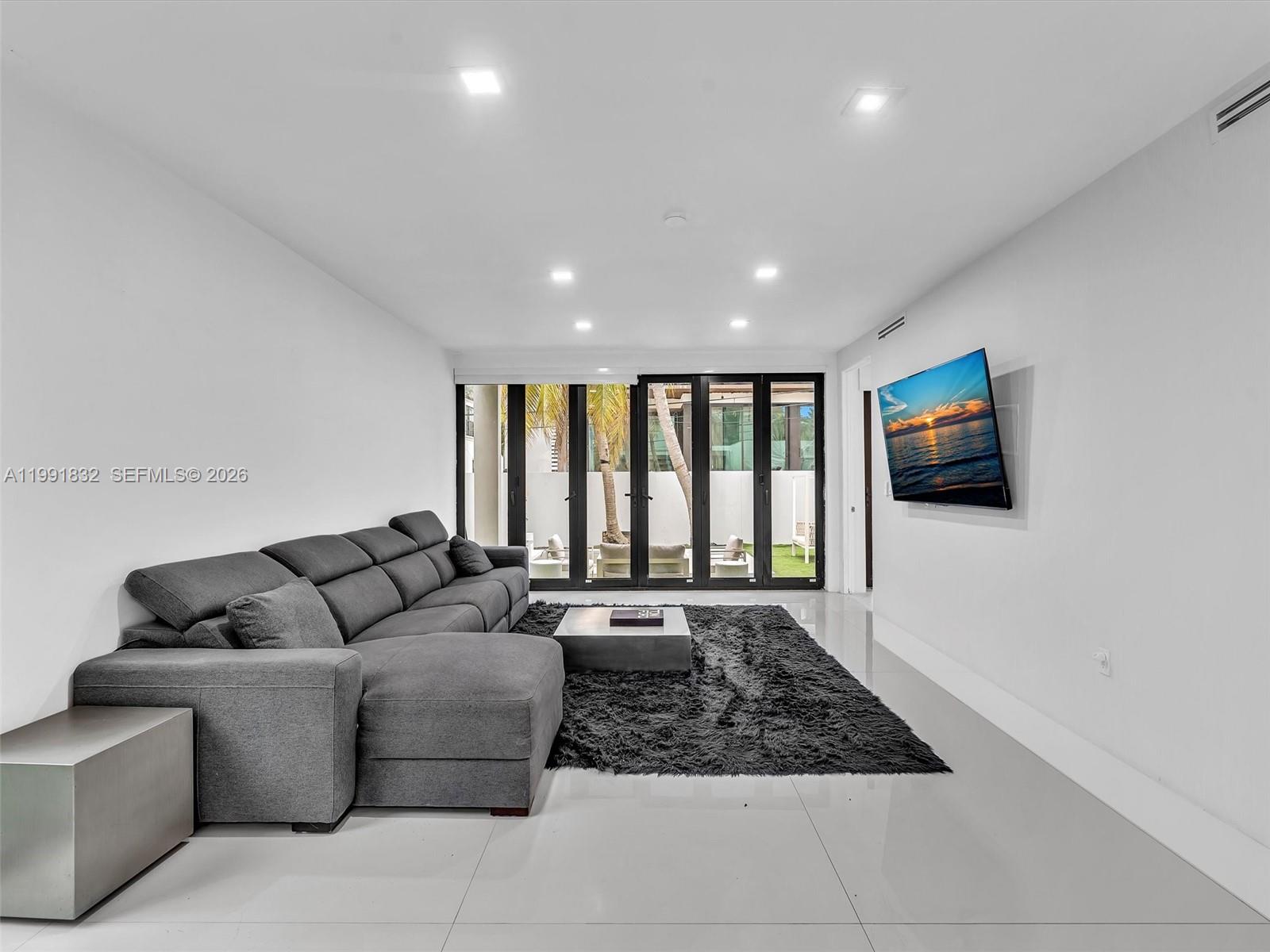 3010 Alton Road Miami Beach, FL 33140 - Photo 17 of 60