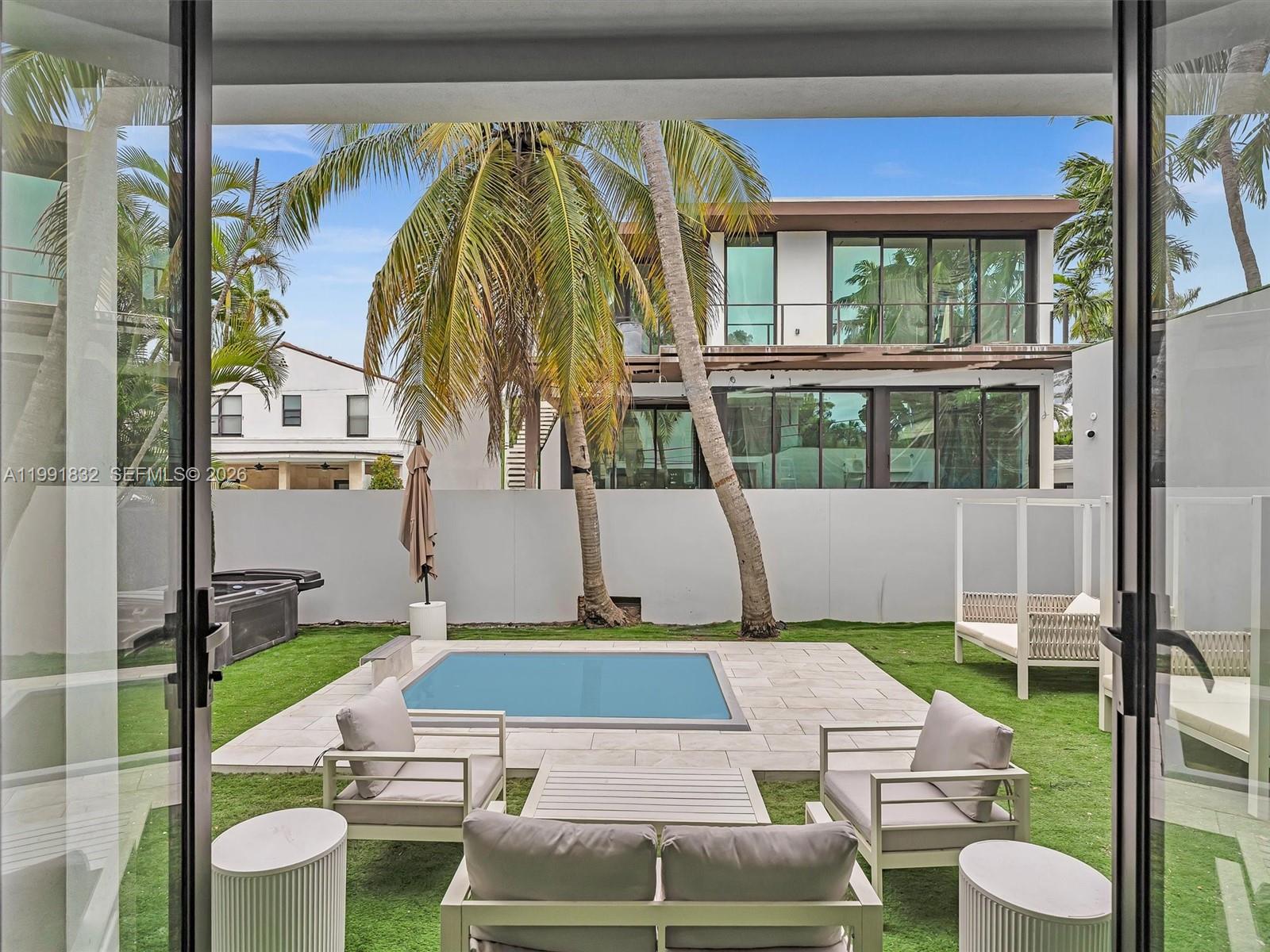 3010 Alton Road Miami Beach, FL 33140 - Photo 18 of 60