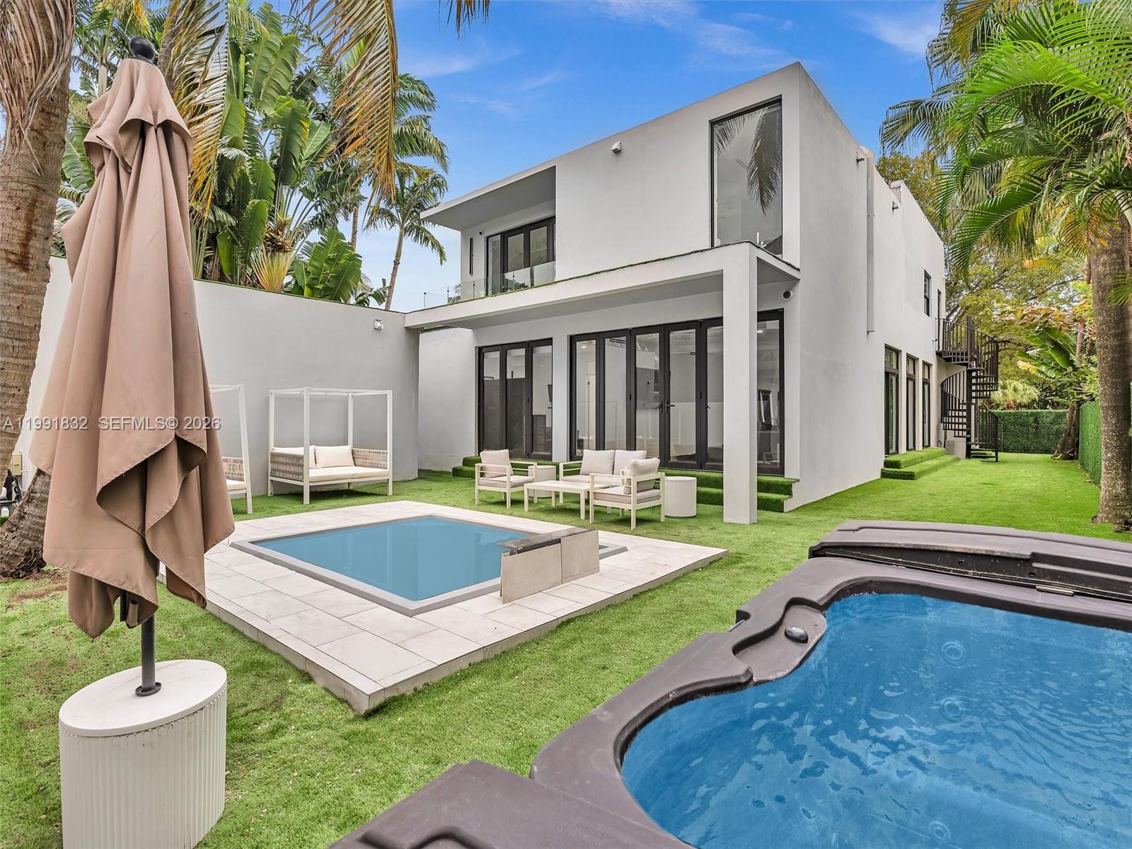 3010 Alton Road Miami Beach, FL 33140 - Photo 19 of 60