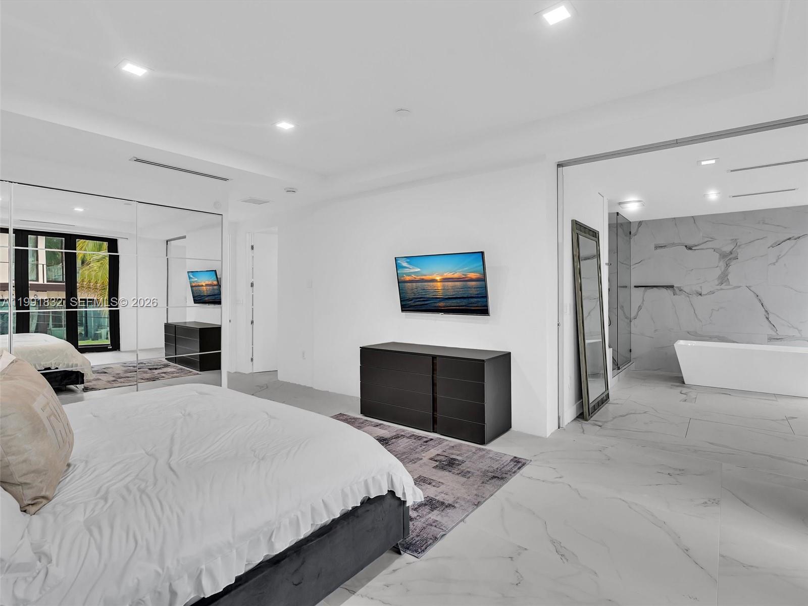 3010 Alton Road Miami Beach, FL 33140 - Photo 21 of 60