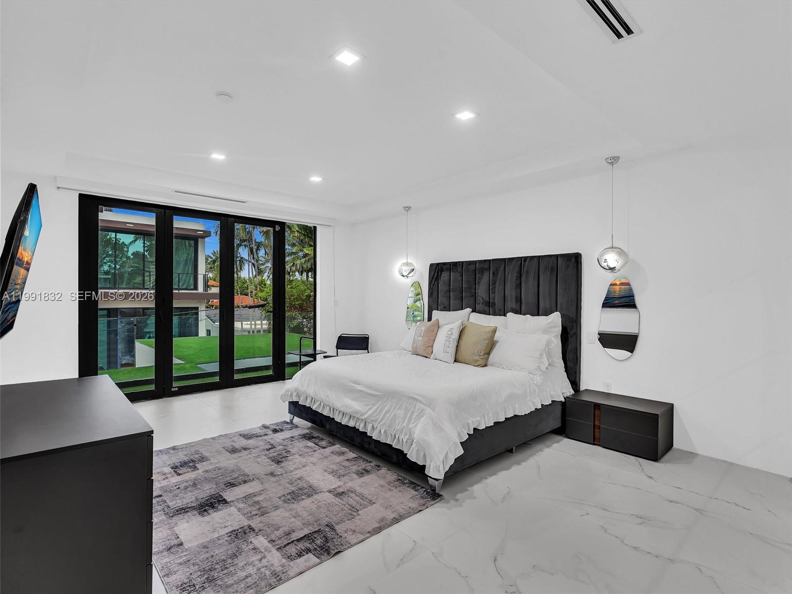 3010 Alton Road Miami Beach, FL 33140 - Photo 22 of 60