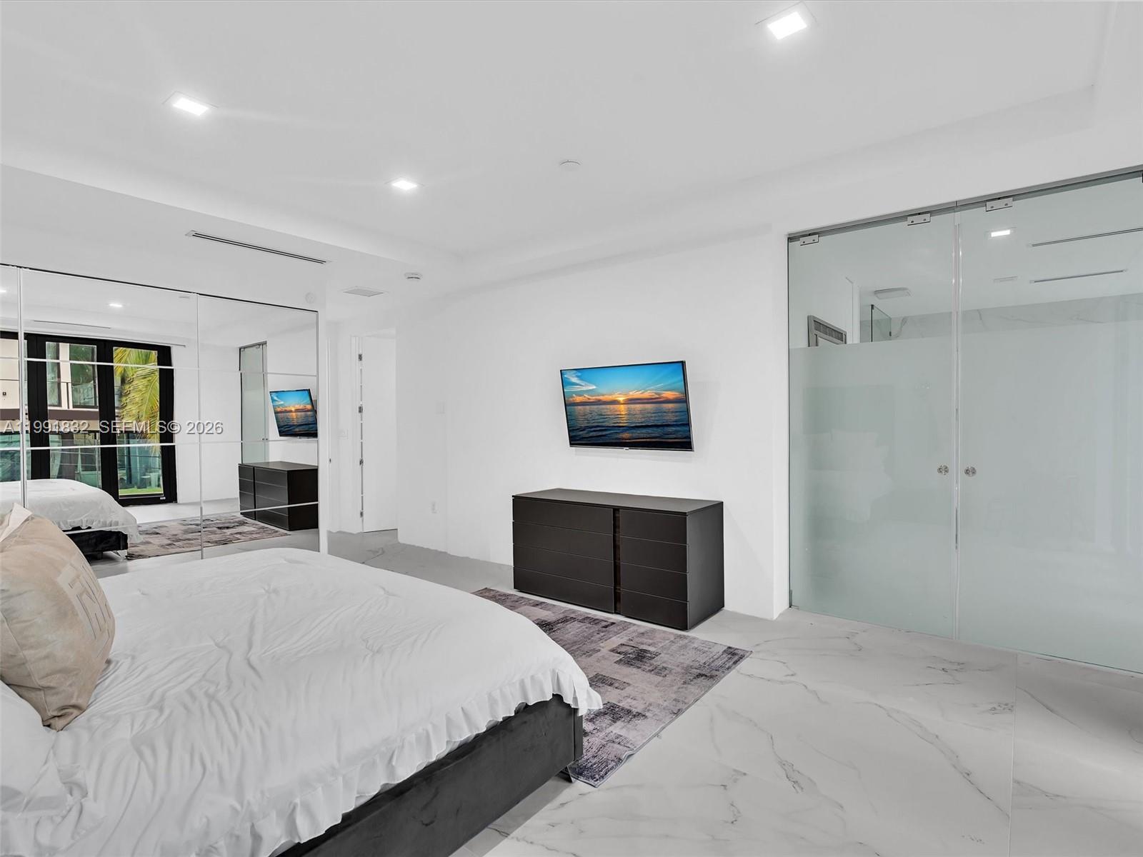 3010 Alton Road Miami Beach, FL 33140 - Photo 23 of 60